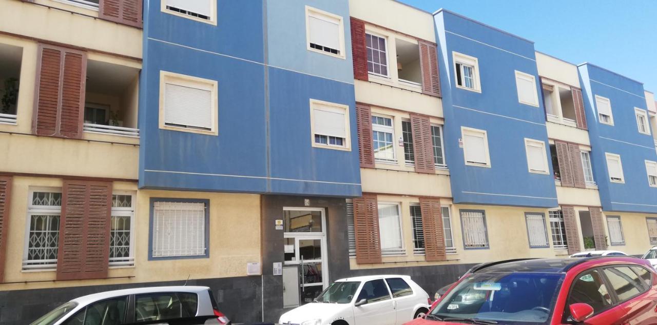 Apto Ache, Acogedor Apartamento De 66 M Con Terraza, Aire Acondicionado Y Parking Privado Gratuito Daire Los Abrigos Dış mekan fotoğraf