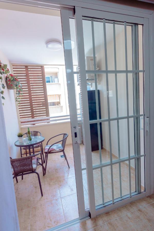 Apto Ache, Acogedor Apartamento De 66 M Con Terraza, Aire Acondicionado Y Parking Privado Gratuito Los Abrigos Dış mekan fotoğraf