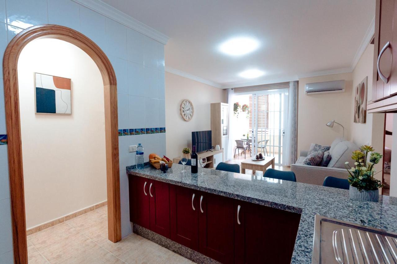 Apto Ache, Acogedor Apartamento De 66 M Con Terraza, Aire Acondicionado Y Parking Privado Gratuito Daire Los Abrigos Dış mekan fotoğraf